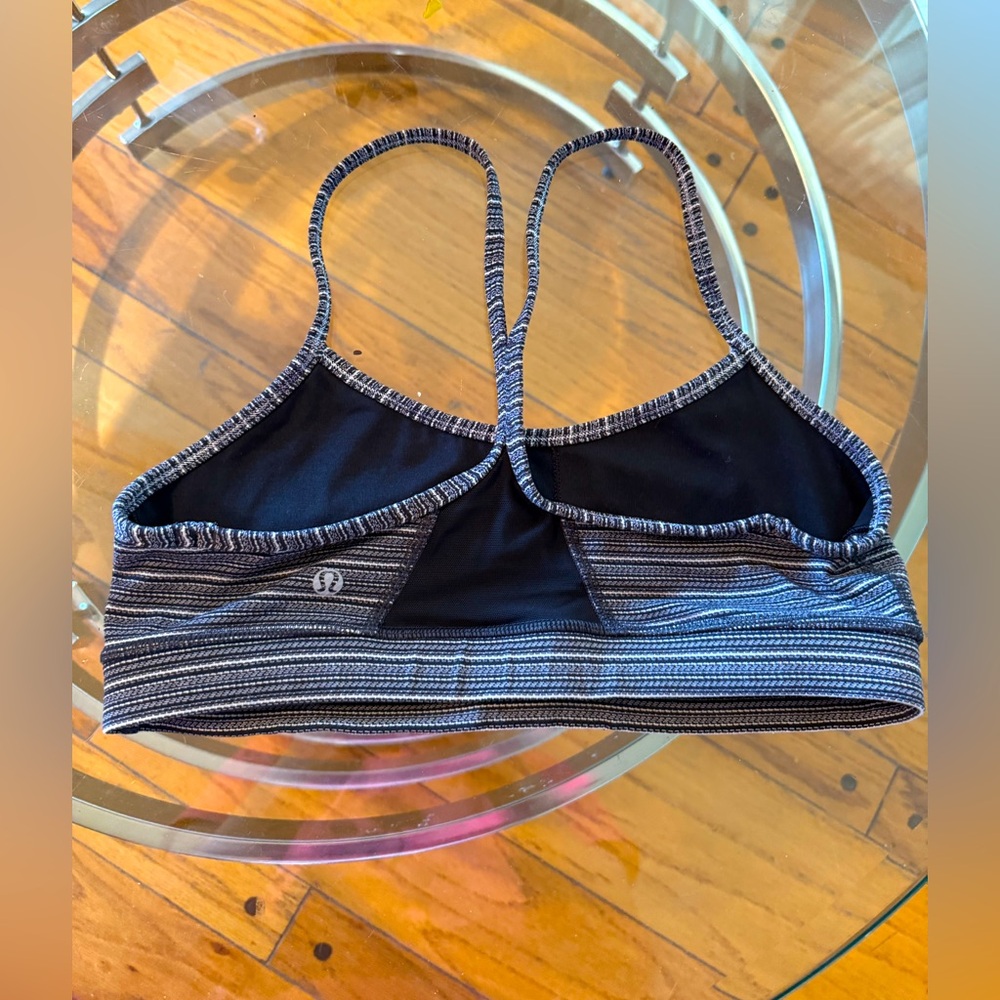 Lululemon sports bra size 8